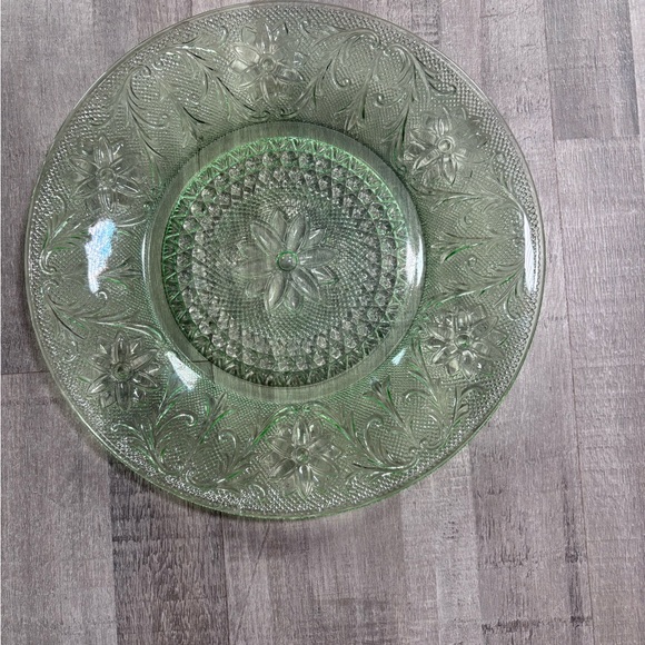 Indiana Glass Other - Vintage Indiana Glass Company Chantilly Green Dinner Plates